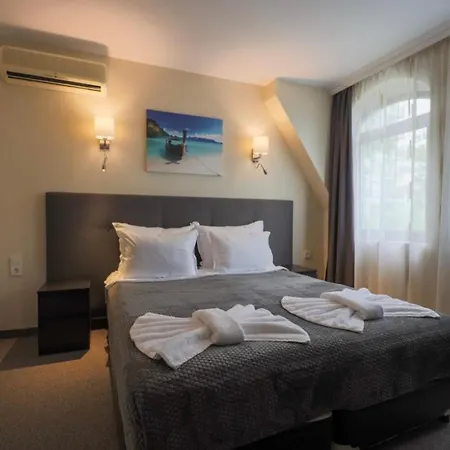 Ξενοδοχείο Family Stiva 3*