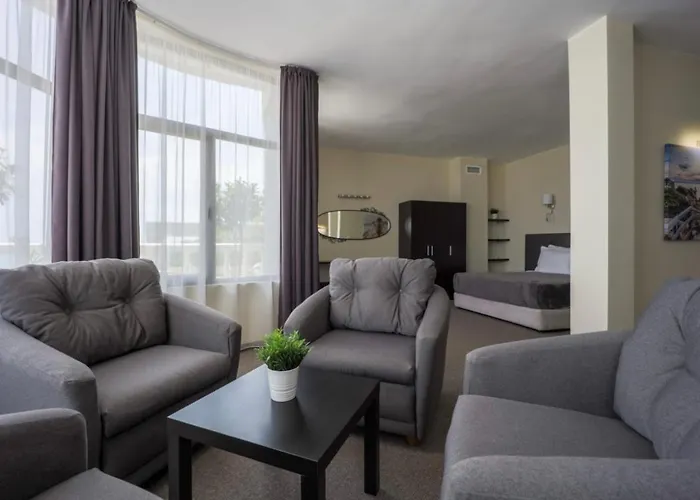 Family Stiva 3* Aranyhomok